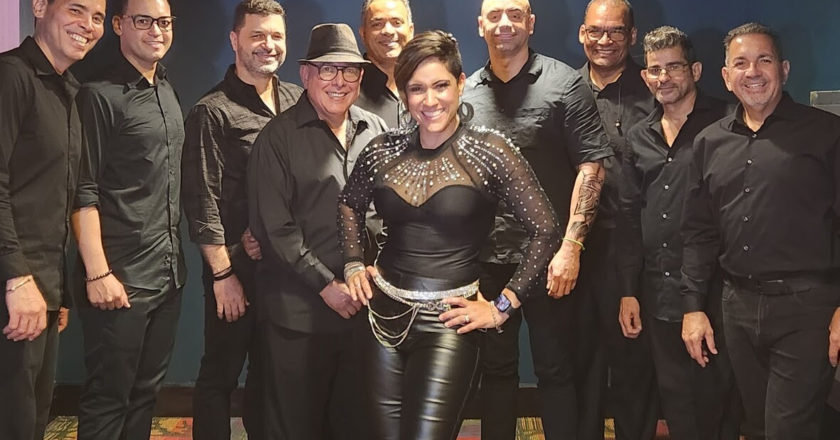 Izis deslumbra en Puerto Rico con su espectacular show en el Blue Dolphin Casino