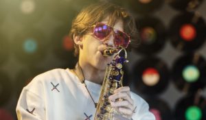 La joven promesa del saxo Joey Calveiro lanza «Tonight» junto a Yainer Horta