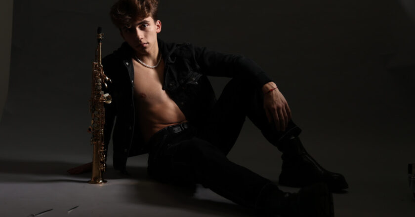 Joey Calveiro reúne Dream Team en su álbum debút «Among the Stars»