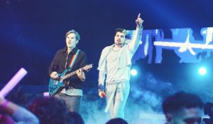 Jonathan Moly y la banda de rock Hoobastank sorprenden en Premios Juventud