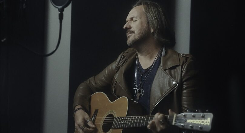 Jorge Cid musicaliza la película «Relatos del exilio» con su emotivo tema «Dime si te sigo»