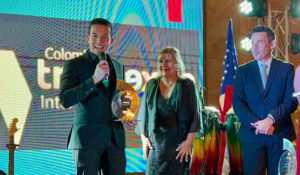 Josué Peña cierra el 2023 con Crecimiento Exponencial en EmprendedorDigital.co apoyando a la comunidad latina