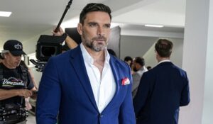 Julián Gil estrena nueva película «Perdiendo el Juicio»