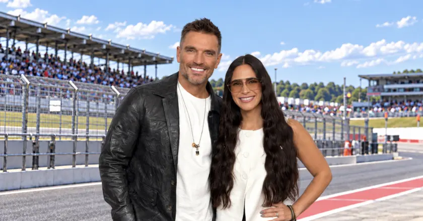 Julián Gil y Valeria Marín aceleran juntos: se lanzan en aventura automovilística