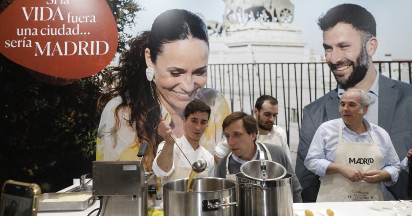 El Ayuntamiento rinde homenaje al cocido madrileño en Madrid Fusión