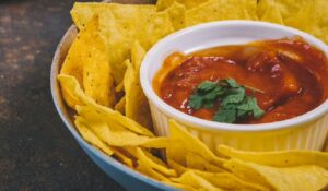 Tortillas chips: más de 20 años revolucionando la forma de comer dips