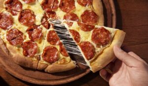 Pizza de pepperoni de origen estadounidense es la preferida a nivel mundial