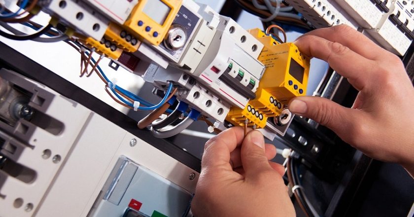 Corregir desperfectos eléctricos alarga vida útil de equipos de iluminación