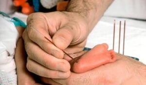 Pruebas de talón y auditiva permiten tratar a tiempo afecciones en los bebés