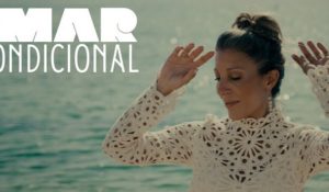 La artista interdisciplinaria Rox Frontini deslumbra en un evento privado durante Art Week Miami 2023