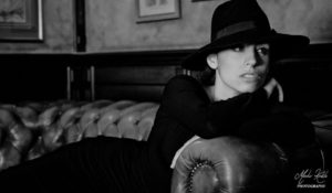 Sofia Sherocka ha realizado la adaptación al español del tema «Shadow in the Night”