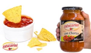 La combinación perfecta: Tortillas chips y Salsa de Chorizo Frescarini™