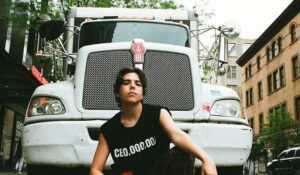 Vetz: La nueva voz del pop alternativo que conquista Miami