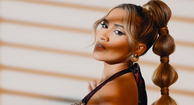 Vicogens regresa con un giro musical impresionante: «En La De Ella»