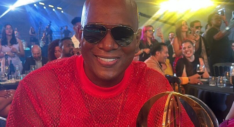 Willy García dedicó a los muchachos de su fundación «Yo Tengo Fe», el homenaje recibido en Premios Heat 2024